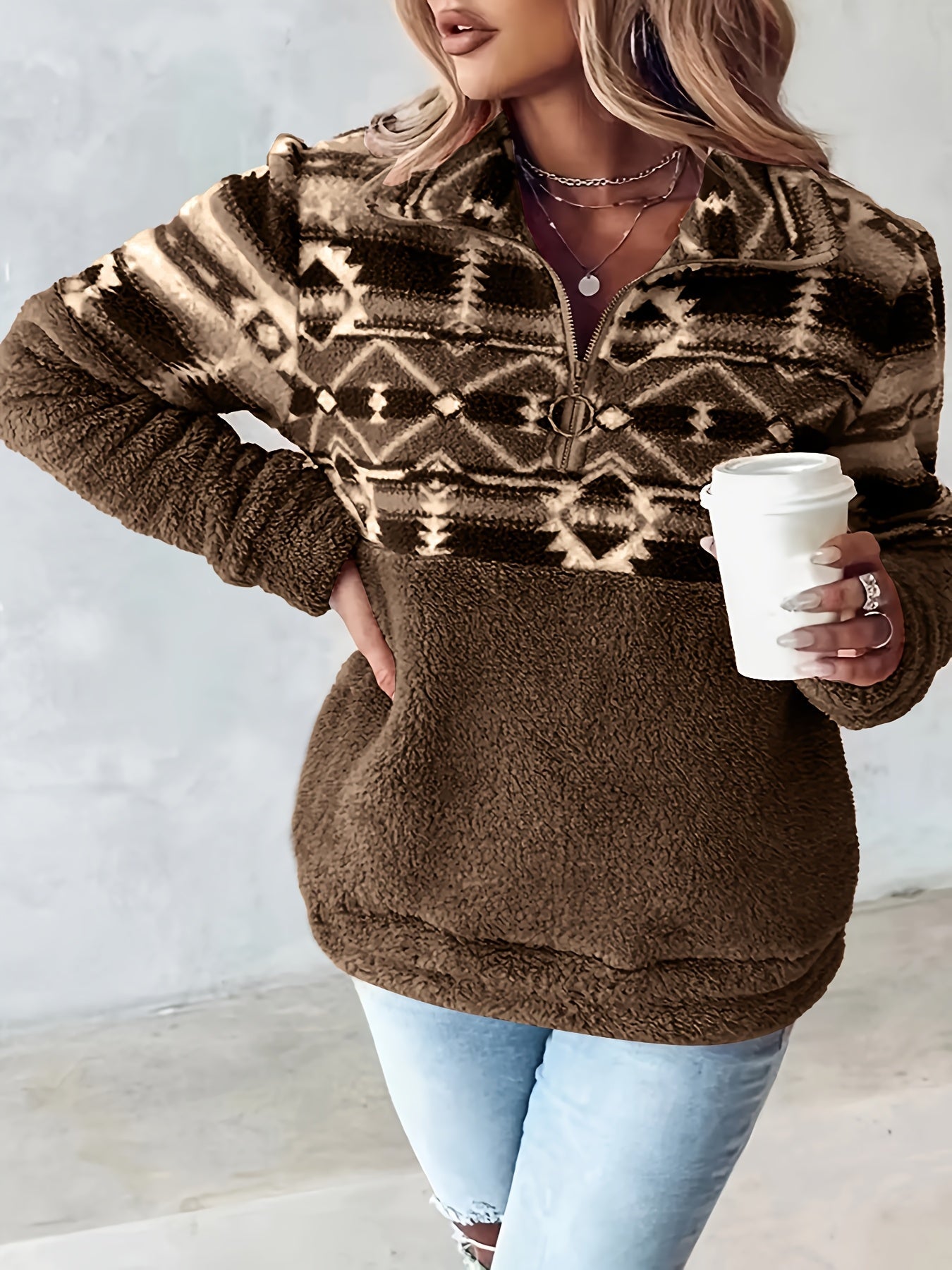 Gemusterter Fleece-Pullover – Warmer Stil mit gemütlichem Selbstvertrauen