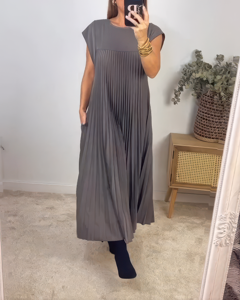 Plissiertes Maxikleid – Fließende Eleganz mit mühelosem Charme