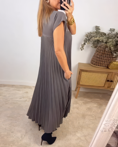Plissiertes Maxikleid – Fließende Eleganz mit mühelosem Charme