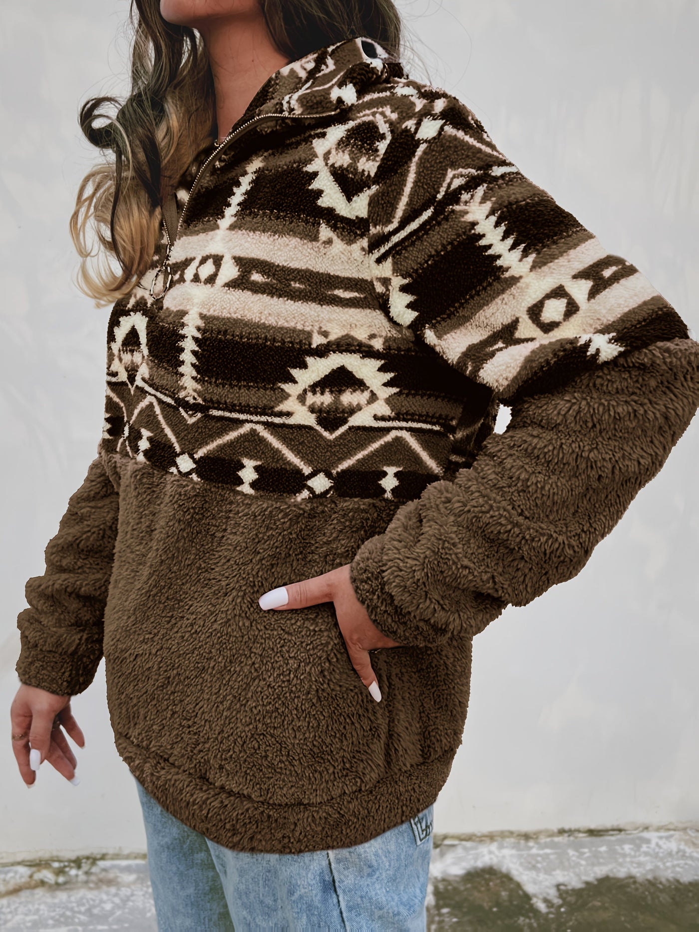 Gemusterter Fleece-Pullover – Warmer Stil mit gemütlichem Selbstvertrauen