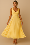 Plissiertes Midikleid – Eleganter Fall mit femininem Charme
