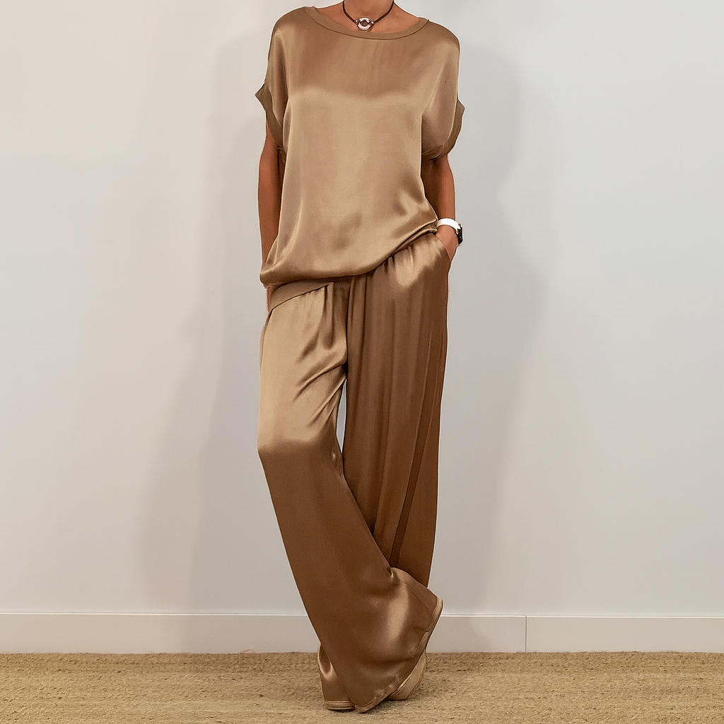 Eleganter Satin-Overall – Raffinierter Stil mit Müheloser Anmut