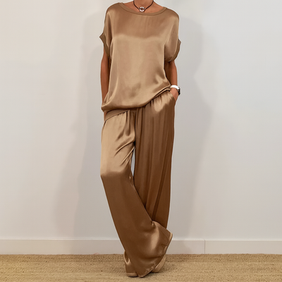 Eleganter Satin-Overall – Raffinierter Stil mit Müheloser Anmut