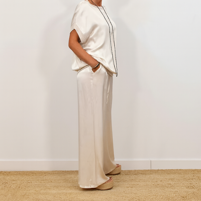 Eleganter Satin-Overall – Raffinierter Stil mit Müheloser Anmut