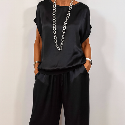 Eleganter Satin-Overall – Raffinierter Stil mit Müheloser Anmut