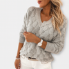Hellgrauer Strickpullover mit Struktur – Mühelos gemütlicher Look