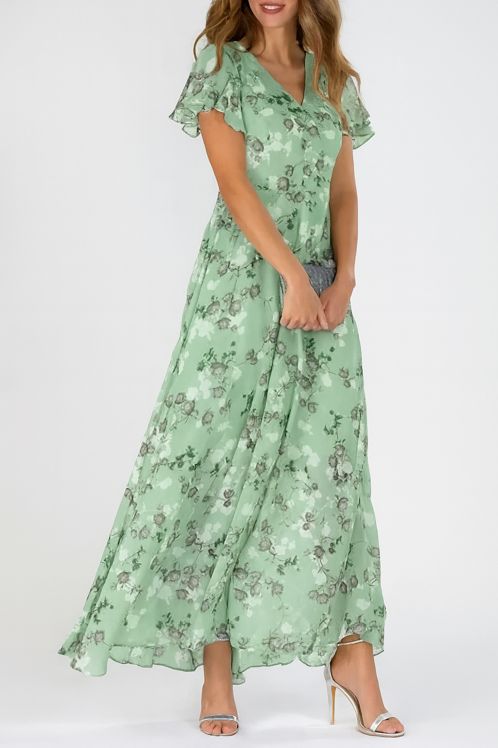 Maxikleid Mit Flügelärmeln Und Blumenmuster – Umfange Sanfte Schönheit Bei Jeden Schritt