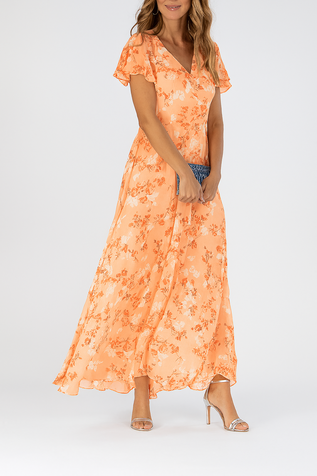Maxikleid Mit Flügelärmeln Und Blumenmuster – Umfange Sanfte Schönheit Bei Jeden Schritt