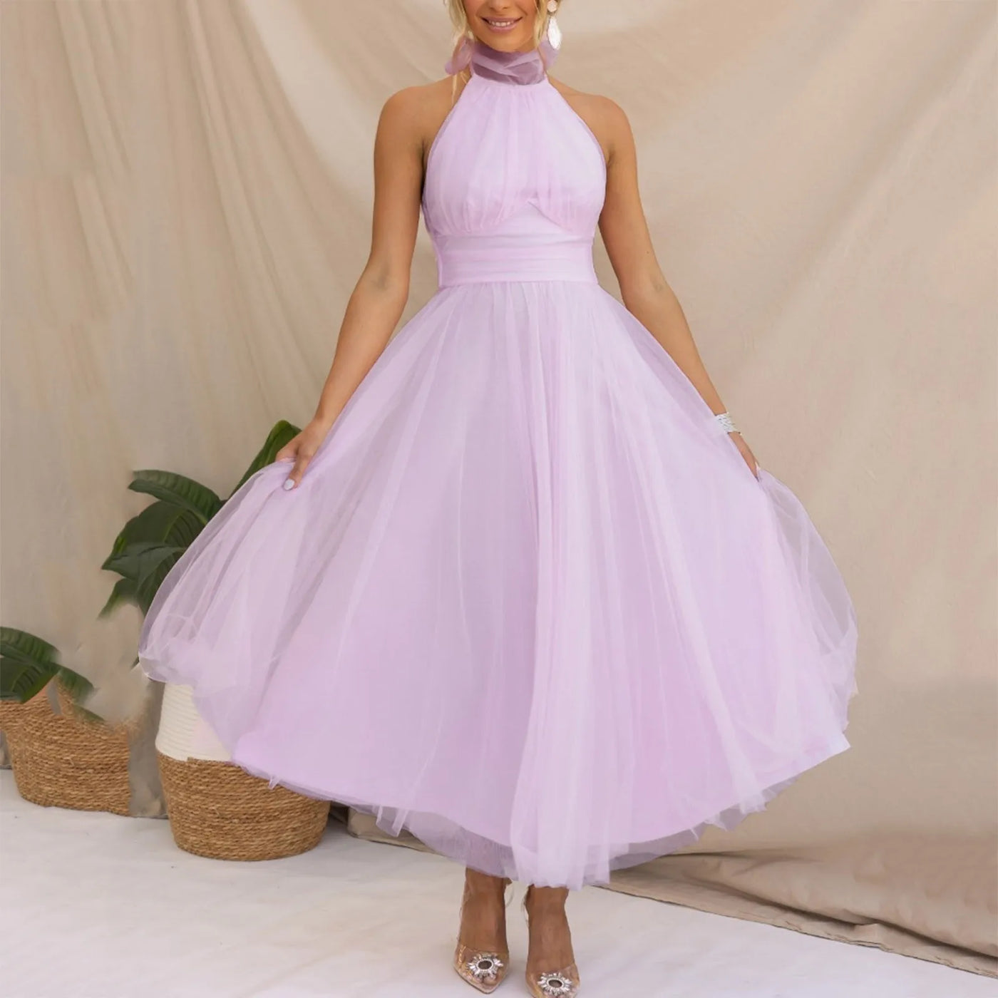 Tüllkleid mit Halterneck – Zeitlose Eleganz für Unvergessliche Nächte