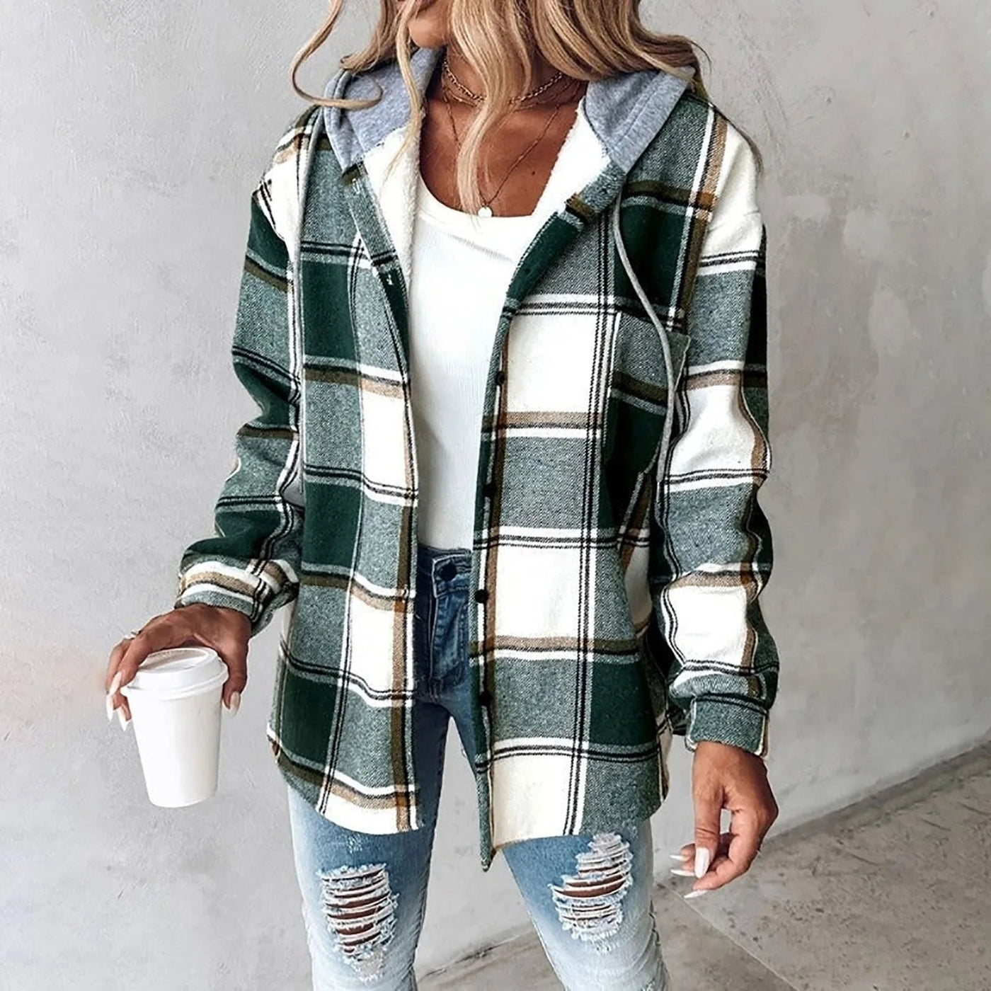 Karo-Hemdjacke mit Kapuze – Lässige Wärme mit Mühelosem Coolness-Faktor