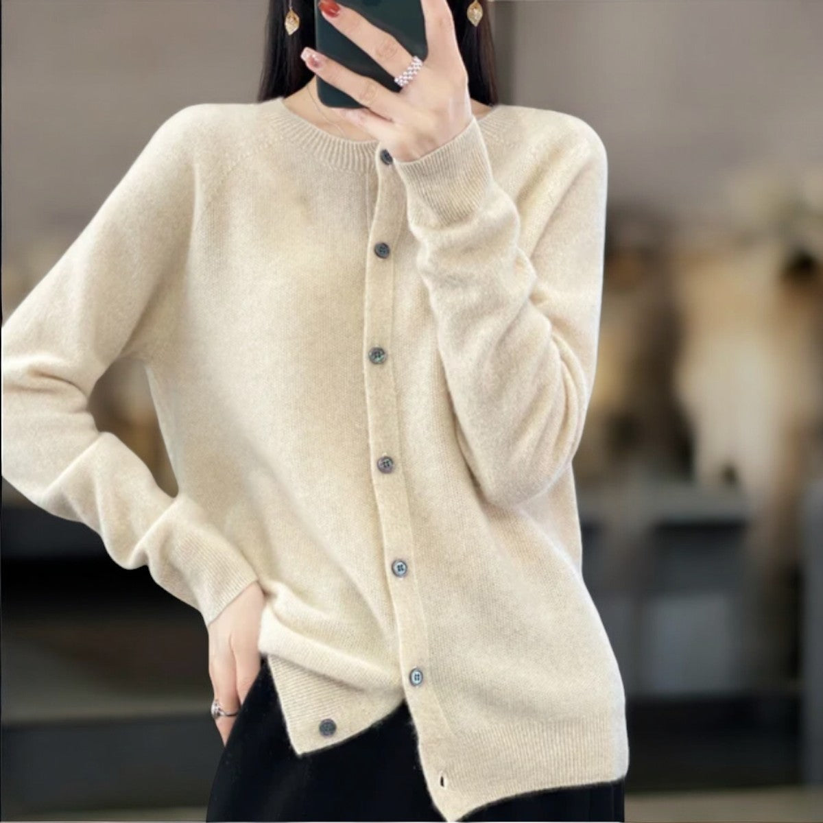 Klassischer Knopf-Cardigan – Zeitlose Eleganz mit alltäglicher Leichtigkeit