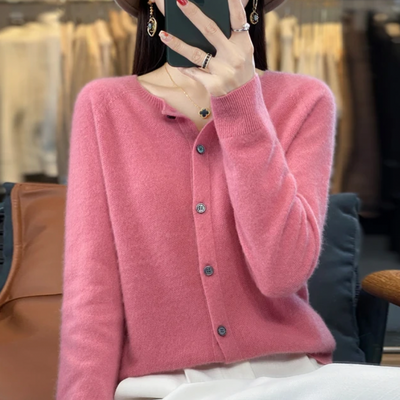 Klassischer Knopf-Cardigan – Zeitlose Eleganz mit alltäglicher Leichtigkeit