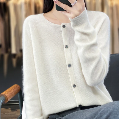 Klassischer Knopf-Cardigan – Zeitlose Eleganz mit alltäglicher Leichtigkeit