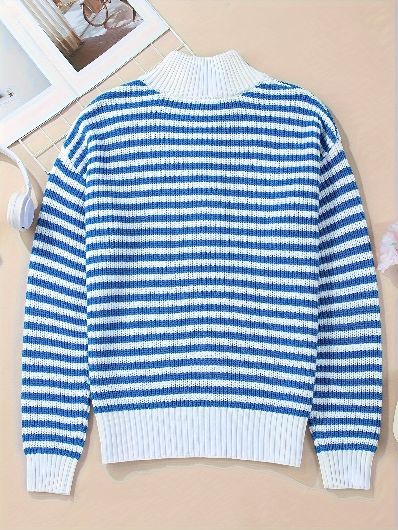 Gestreifter Reißverschluss-Pullover – Frische Ausstrahlung mit entspannter Selbstsicherheit
