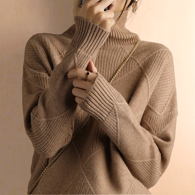 Rauten-Rollkragenpullover – Raffinierte Wärme mit modernem Stil