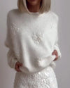 Bestickter Pullover – Zarte Eleganz mit femininer Ausstrahlung