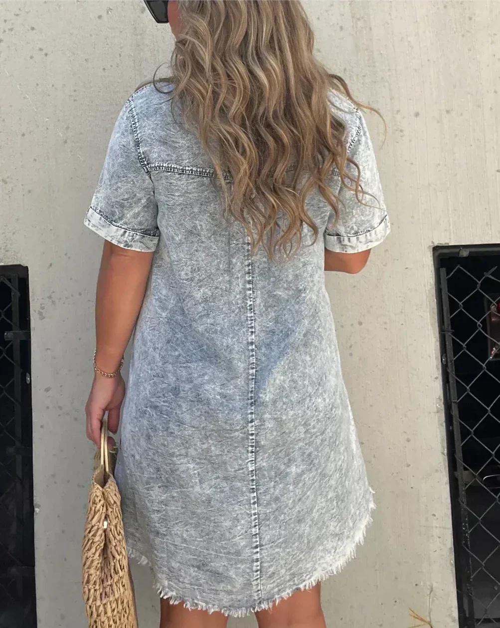 Denim-Minihemdkleid – Lässige Coolness für Mühelose Tage