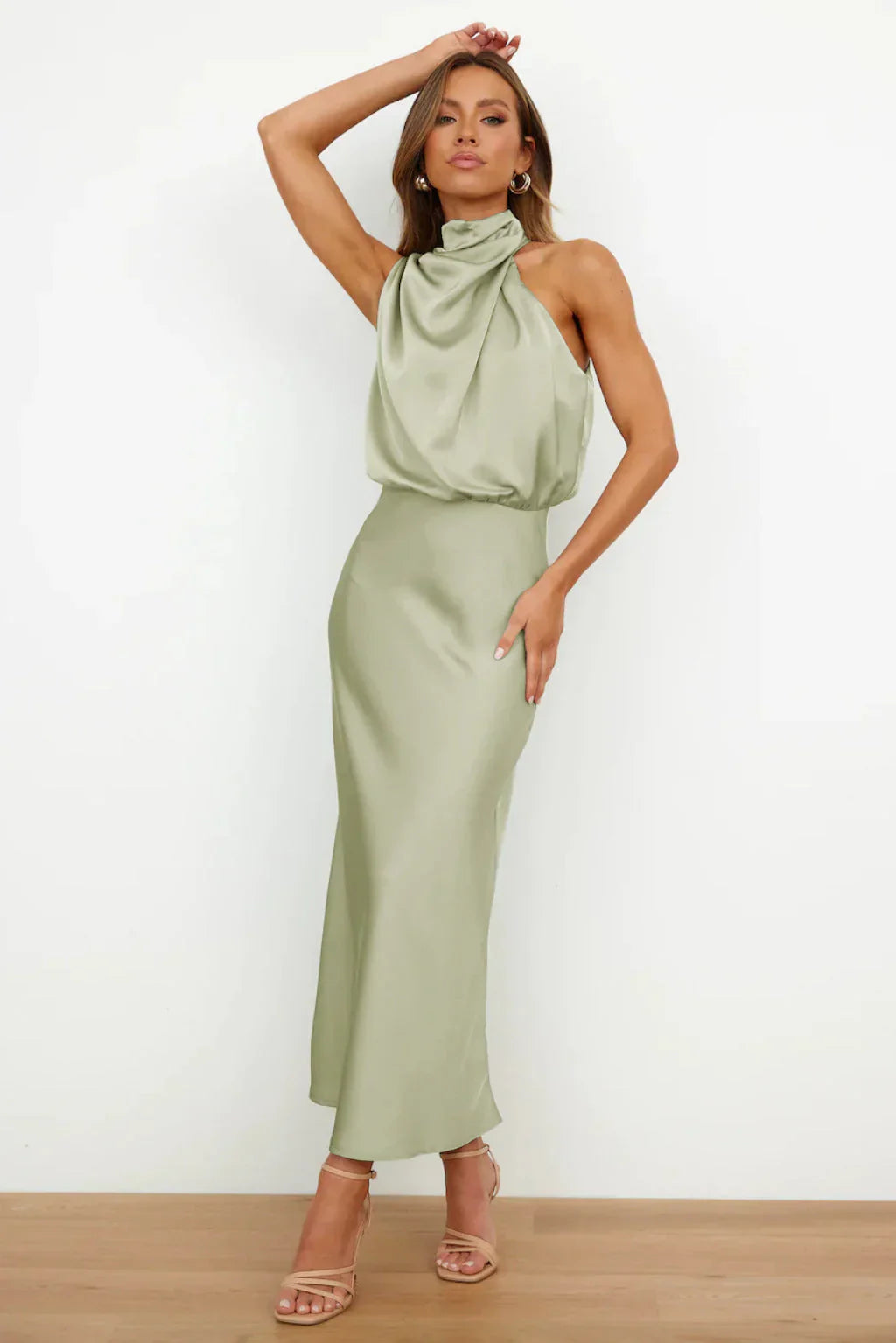 Halterneck-Midikleid – Zeitlose Eleganz, mühelos umgesetzt